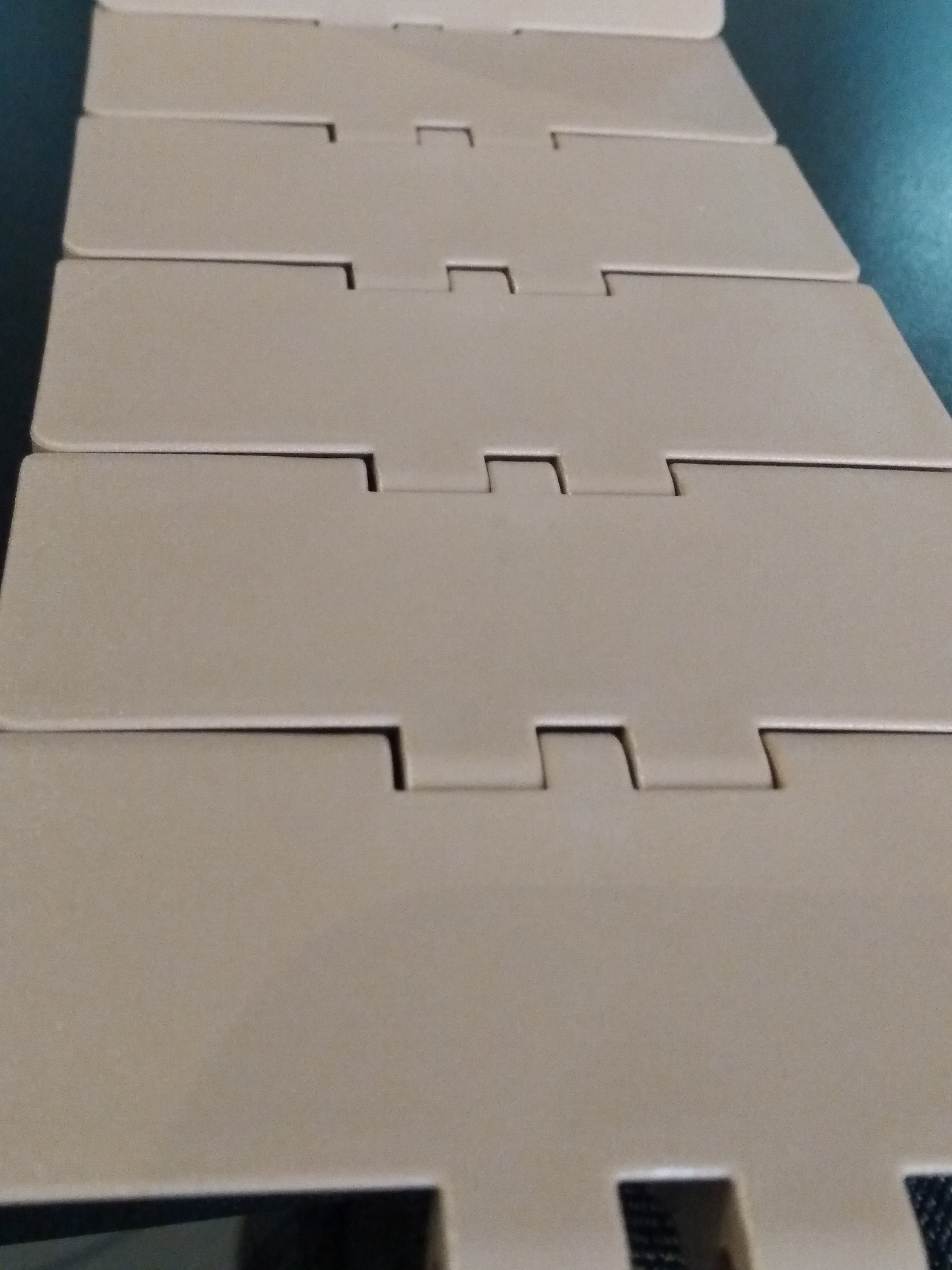 Cadenas a Tablillas Serie LF 820